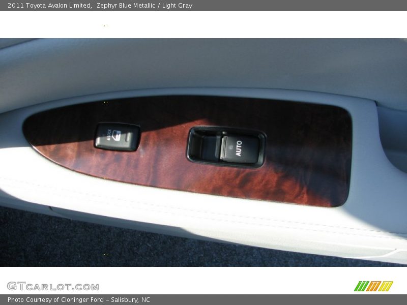 Zephyr Blue Metallic / Light Gray 2011 Toyota Avalon Limited