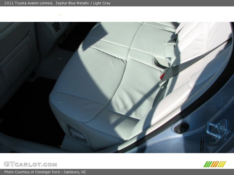 Zephyr Blue Metallic / Light Gray 2011 Toyota Avalon Limited