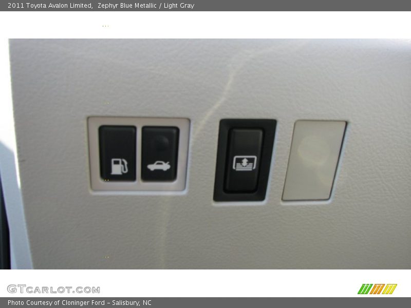 Zephyr Blue Metallic / Light Gray 2011 Toyota Avalon Limited