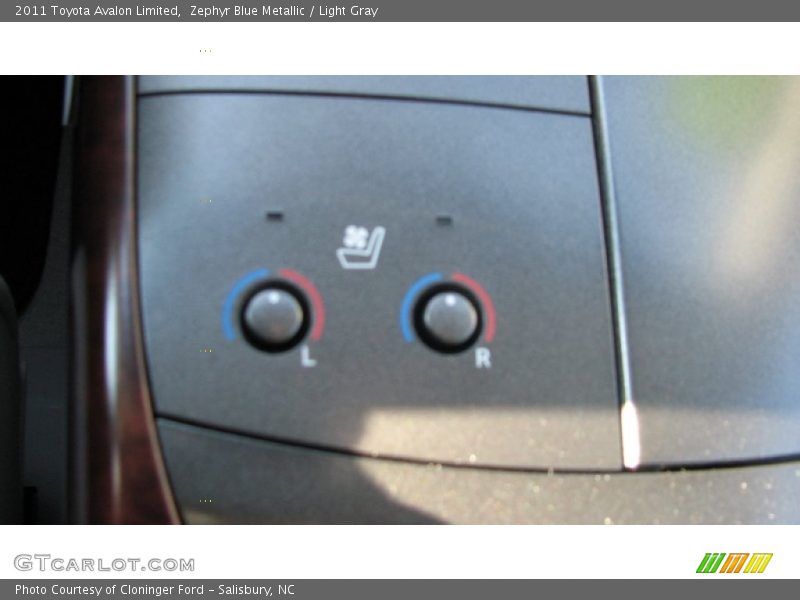 Zephyr Blue Metallic / Light Gray 2011 Toyota Avalon Limited