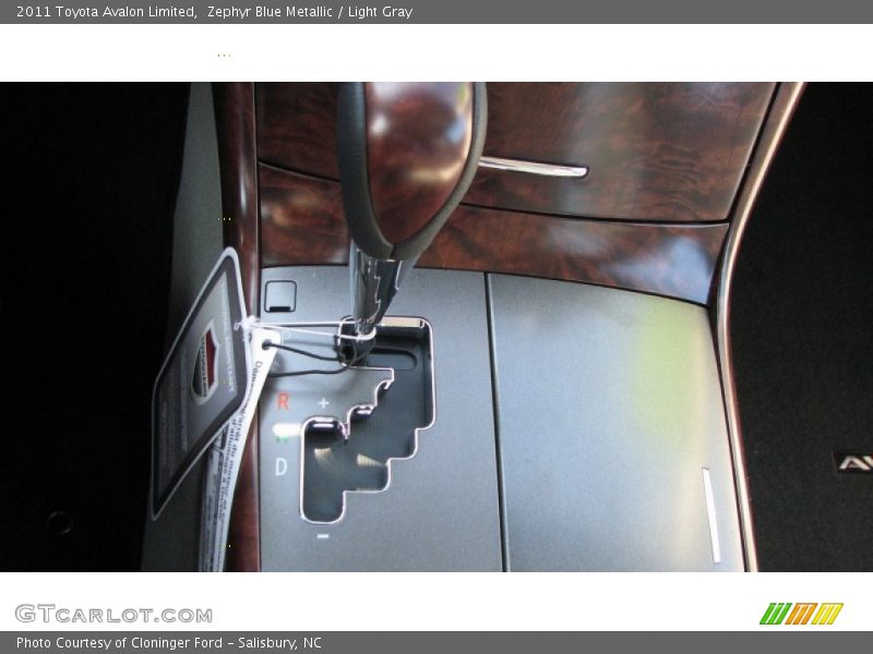 Zephyr Blue Metallic / Light Gray 2011 Toyota Avalon Limited
