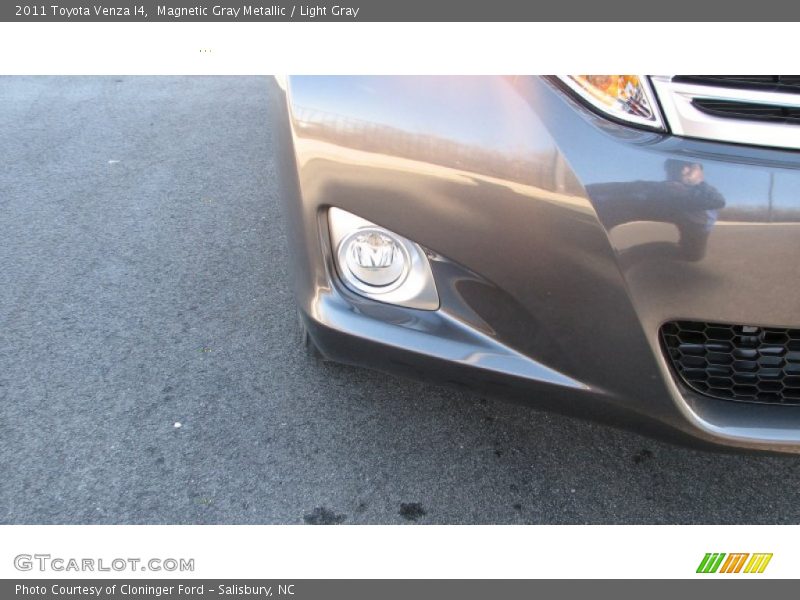 Magnetic Gray Metallic / Light Gray 2011 Toyota Venza I4