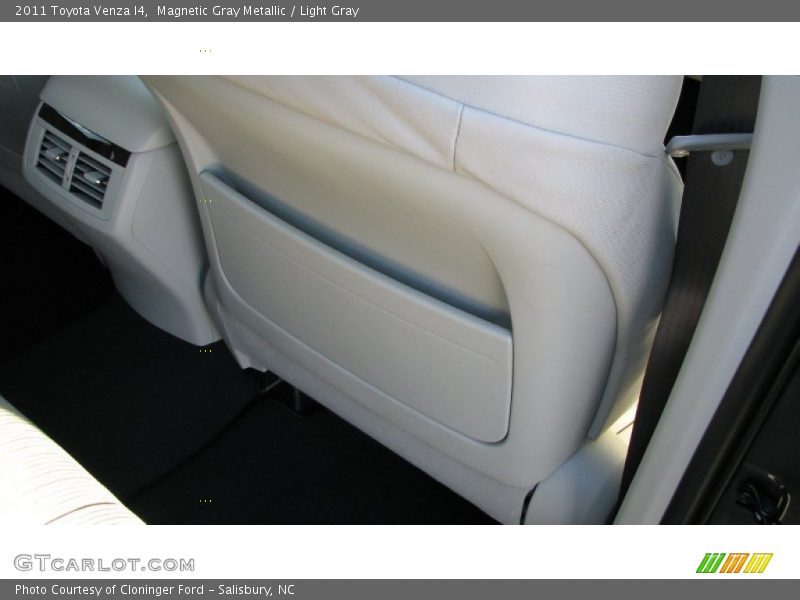 Magnetic Gray Metallic / Light Gray 2011 Toyota Venza I4