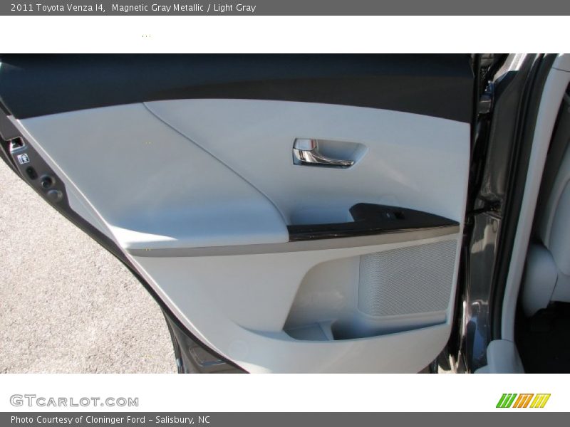 Magnetic Gray Metallic / Light Gray 2011 Toyota Venza I4