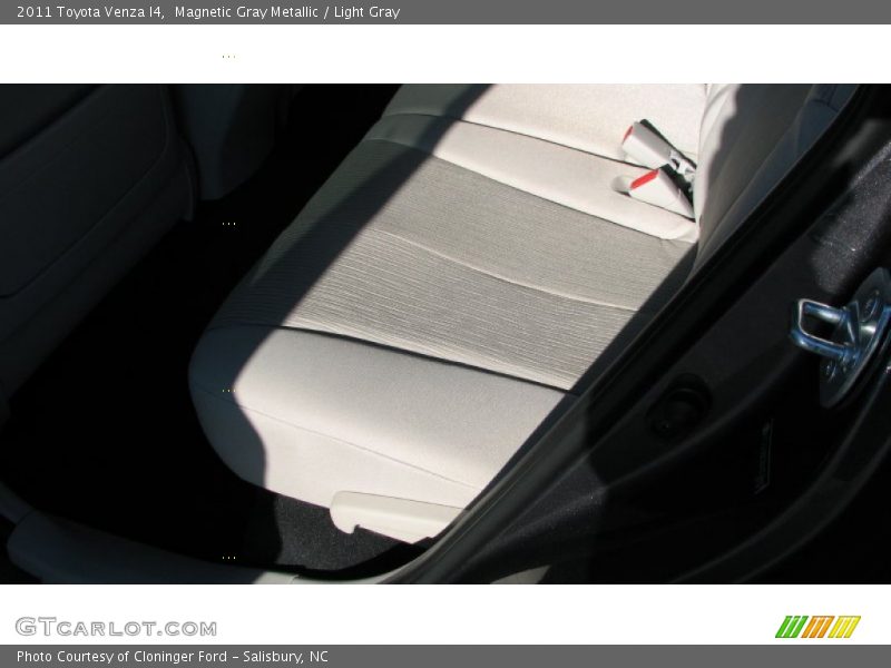 Magnetic Gray Metallic / Light Gray 2011 Toyota Venza I4