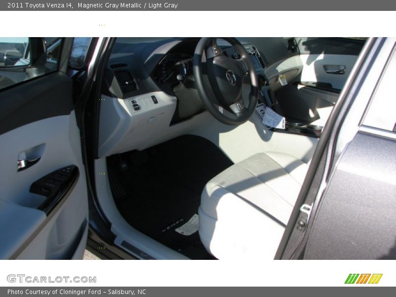 Magnetic Gray Metallic / Light Gray 2011 Toyota Venza I4
