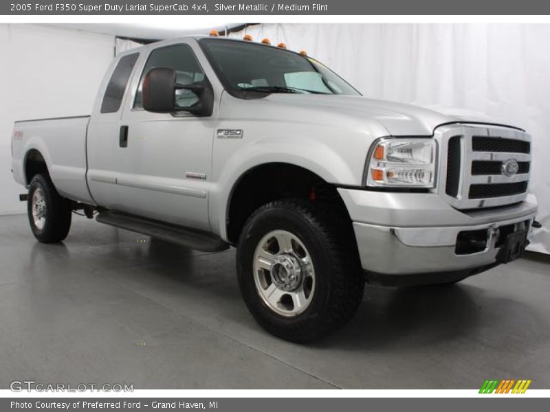Silver Metallic / Medium Flint 2005 Ford F350 Super Duty Lariat SuperCab 4x4