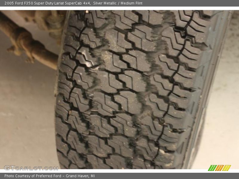 Silver Metallic / Medium Flint 2005 Ford F350 Super Duty Lariat SuperCab 4x4
