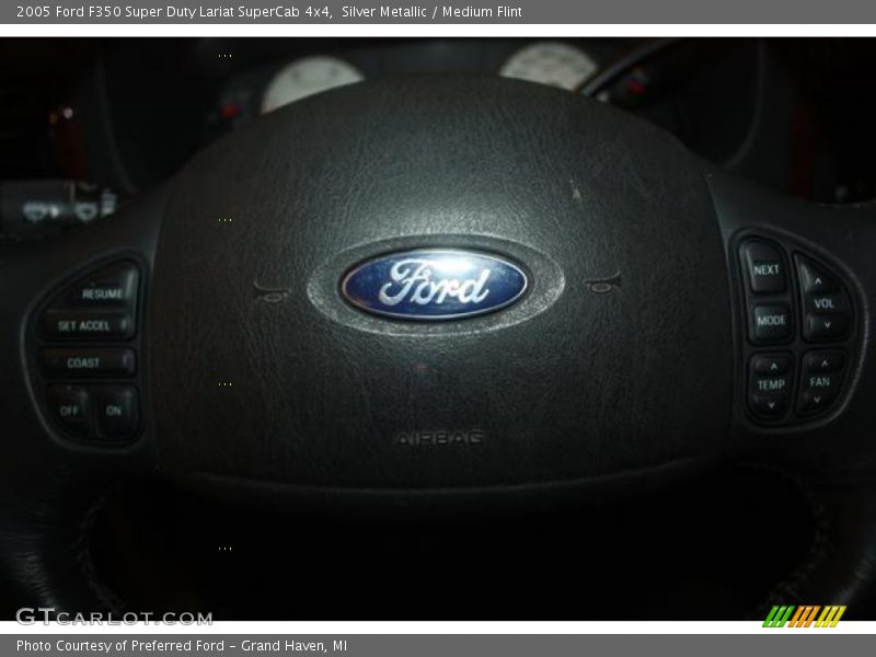 Silver Metallic / Medium Flint 2005 Ford F350 Super Duty Lariat SuperCab 4x4