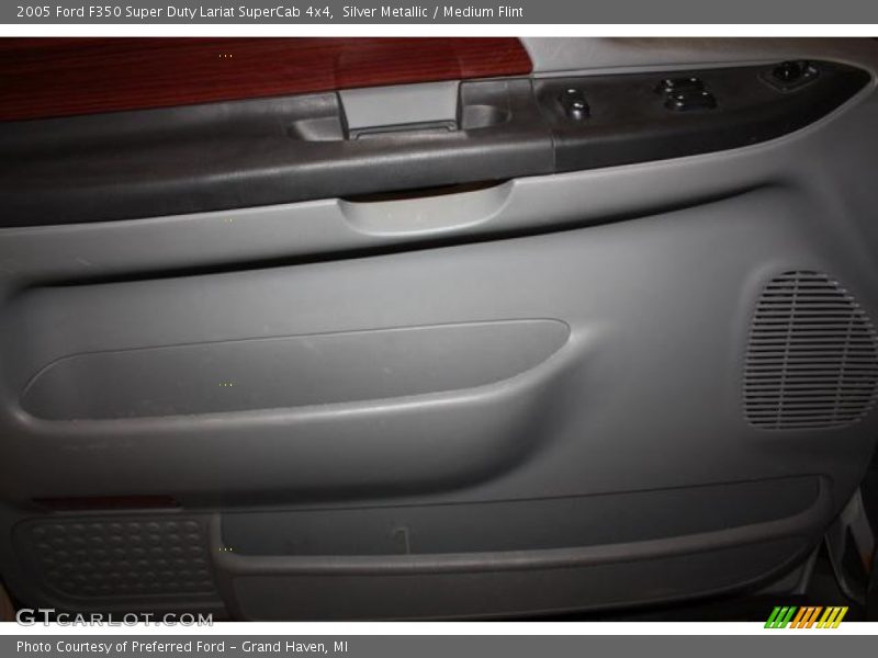 Silver Metallic / Medium Flint 2005 Ford F350 Super Duty Lariat SuperCab 4x4