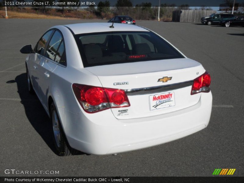Summit White / Jet Black 2011 Chevrolet Cruze LT