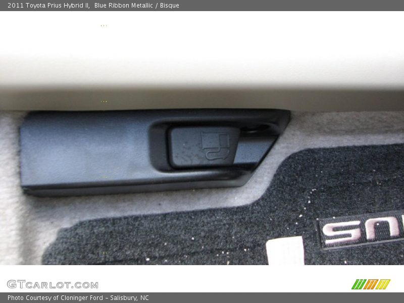 Blue Ribbon Metallic / Bisque 2011 Toyota Prius Hybrid II