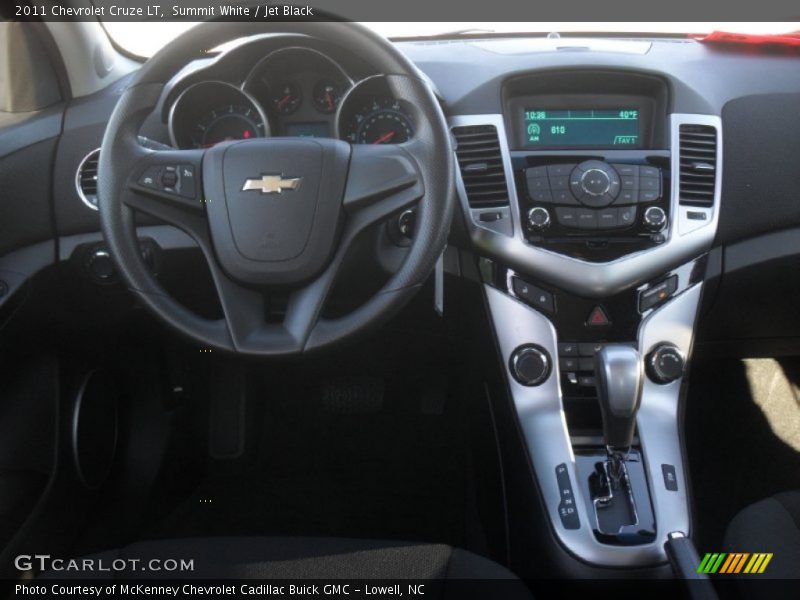 Summit White / Jet Black 2011 Chevrolet Cruze LT