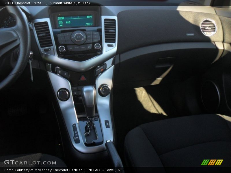 Summit White / Jet Black 2011 Chevrolet Cruze LT