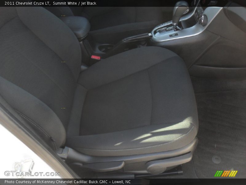 Summit White / Jet Black 2011 Chevrolet Cruze LT