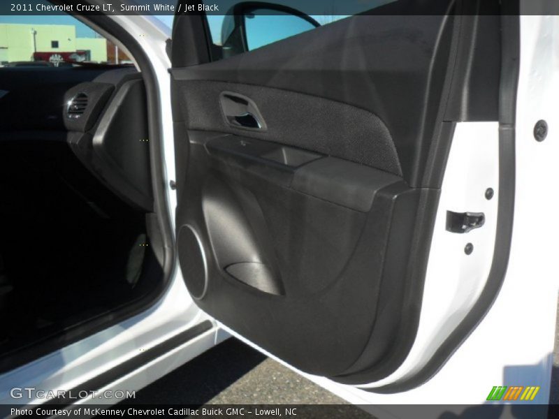 Summit White / Jet Black 2011 Chevrolet Cruze LT