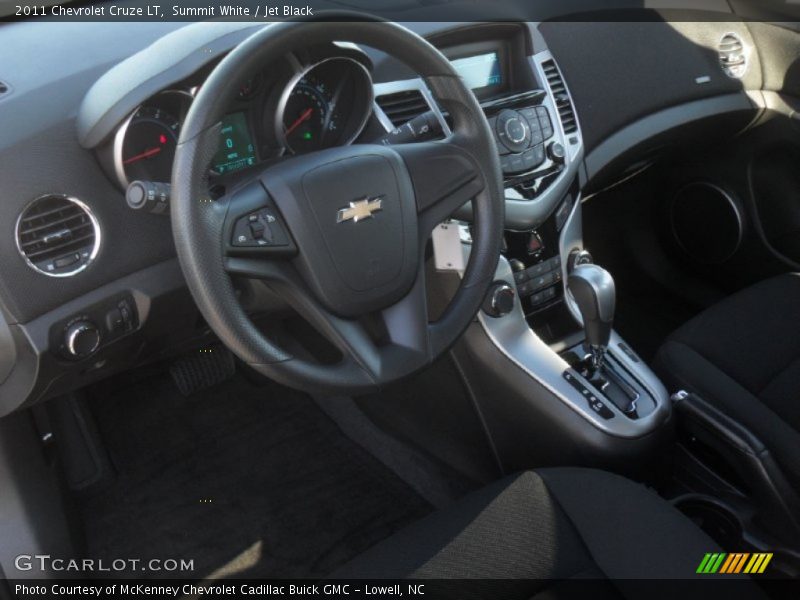 Summit White / Jet Black 2011 Chevrolet Cruze LT