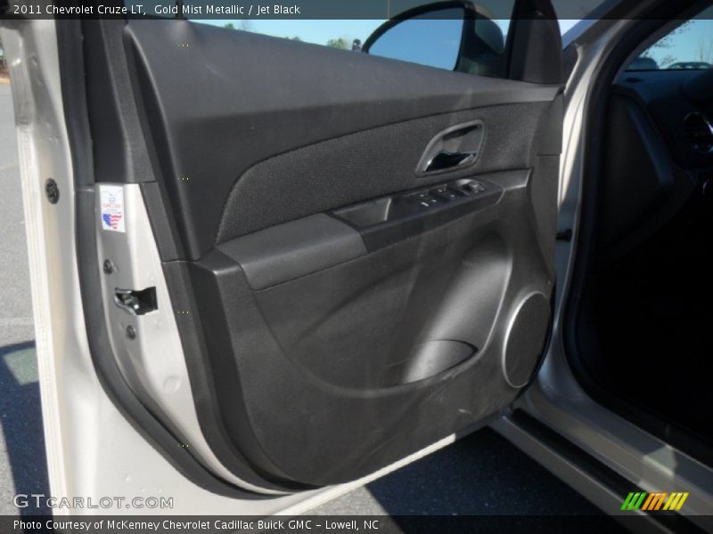 Gold Mist Metallic / Jet Black 2011 Chevrolet Cruze LT
