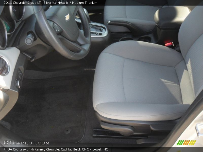 Silver Ice Metallic / Medium Titanium 2011 Chevrolet Cruze LT