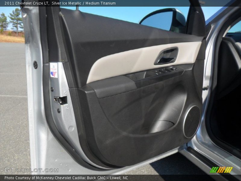 Silver Ice Metallic / Medium Titanium 2011 Chevrolet Cruze LT