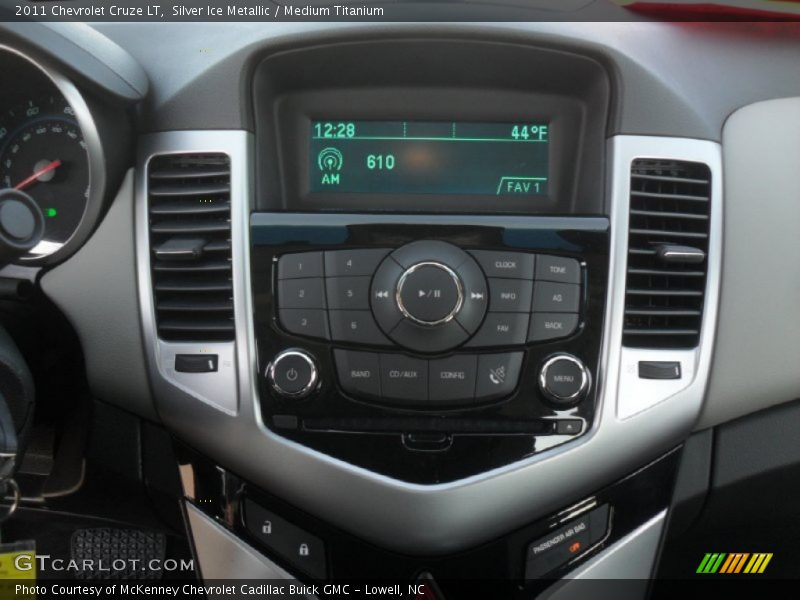 Silver Ice Metallic / Medium Titanium 2011 Chevrolet Cruze LT