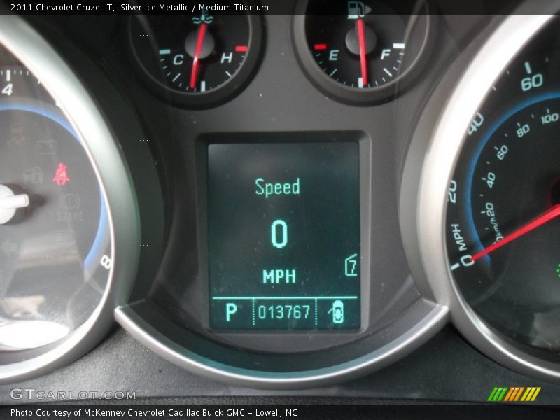Silver Ice Metallic / Medium Titanium 2011 Chevrolet Cruze LT