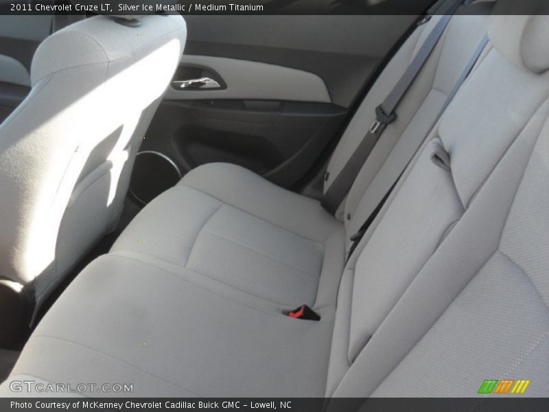 Silver Ice Metallic / Medium Titanium 2011 Chevrolet Cruze LT