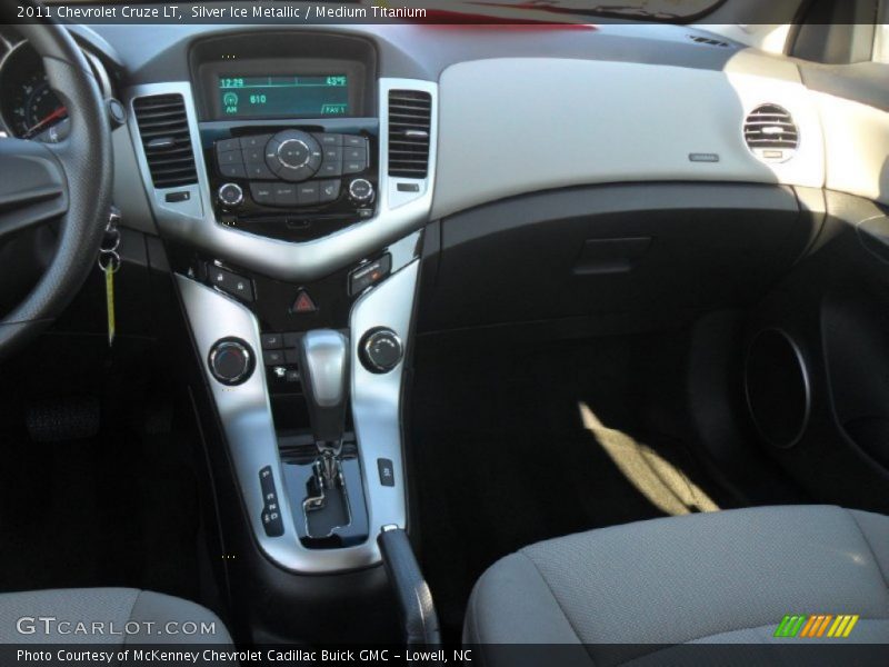 Silver Ice Metallic / Medium Titanium 2011 Chevrolet Cruze LT