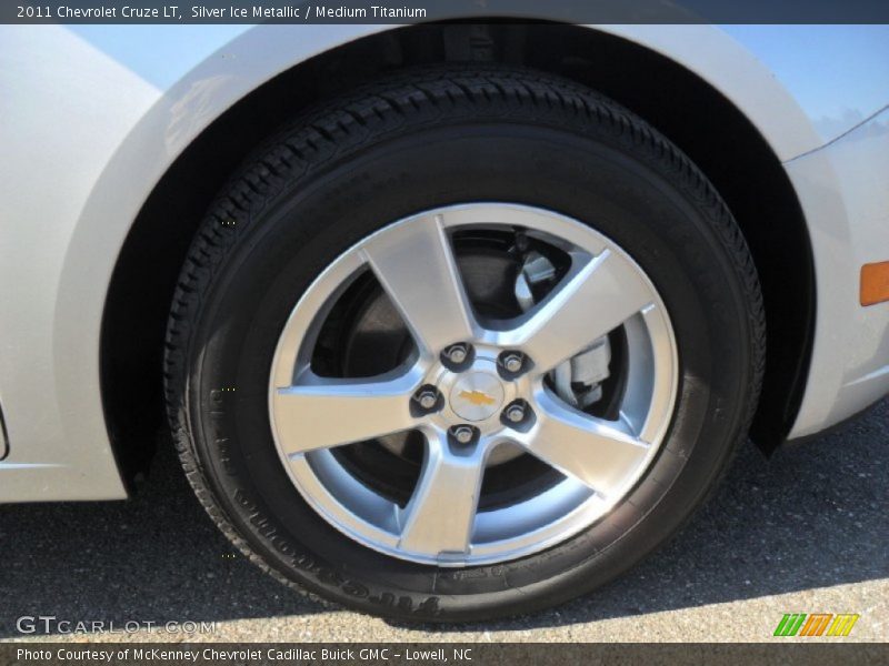 Silver Ice Metallic / Medium Titanium 2011 Chevrolet Cruze LT
