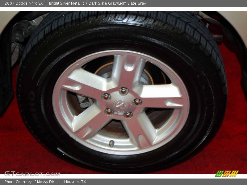 Bright Silver Metallic / Dark Slate Gray/Light Slate Gray 2007 Dodge Nitro SXT