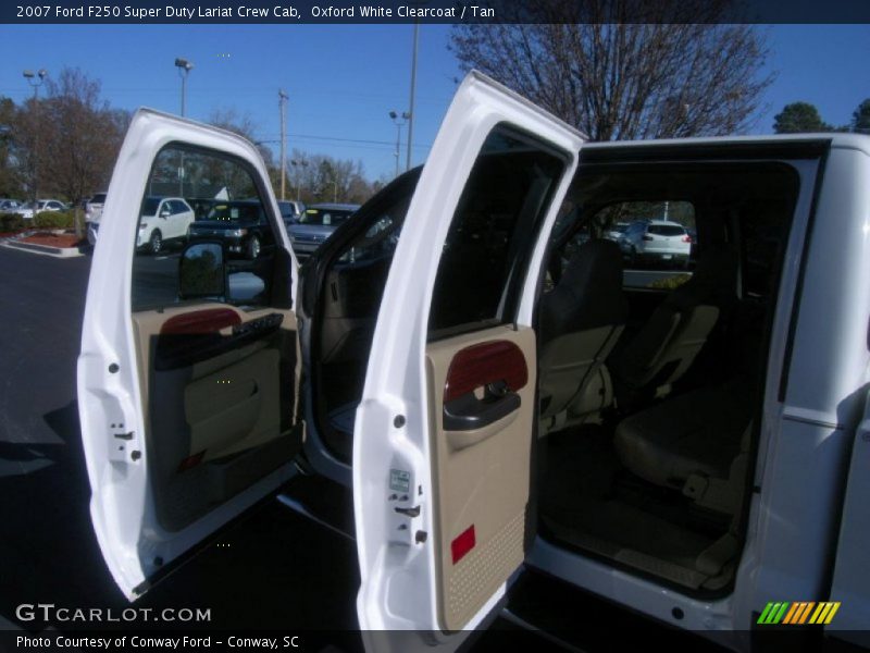 Oxford White Clearcoat / Tan 2007 Ford F250 Super Duty Lariat Crew Cab