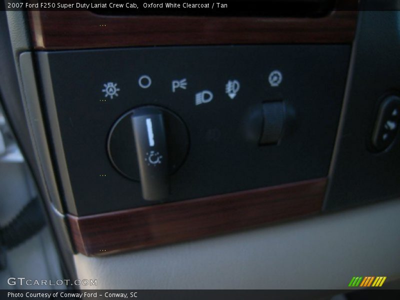 Controls of 2007 F250 Super Duty Lariat Crew Cab