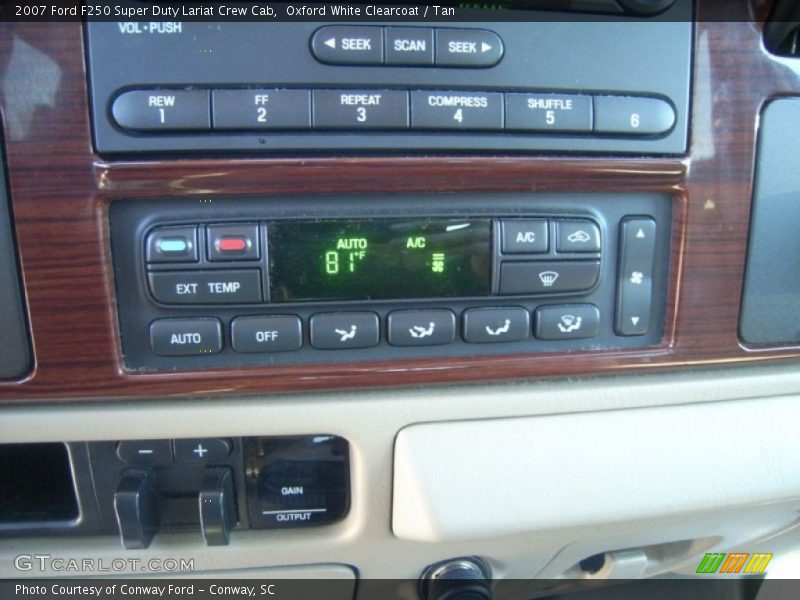 Controls of 2007 F250 Super Duty Lariat Crew Cab