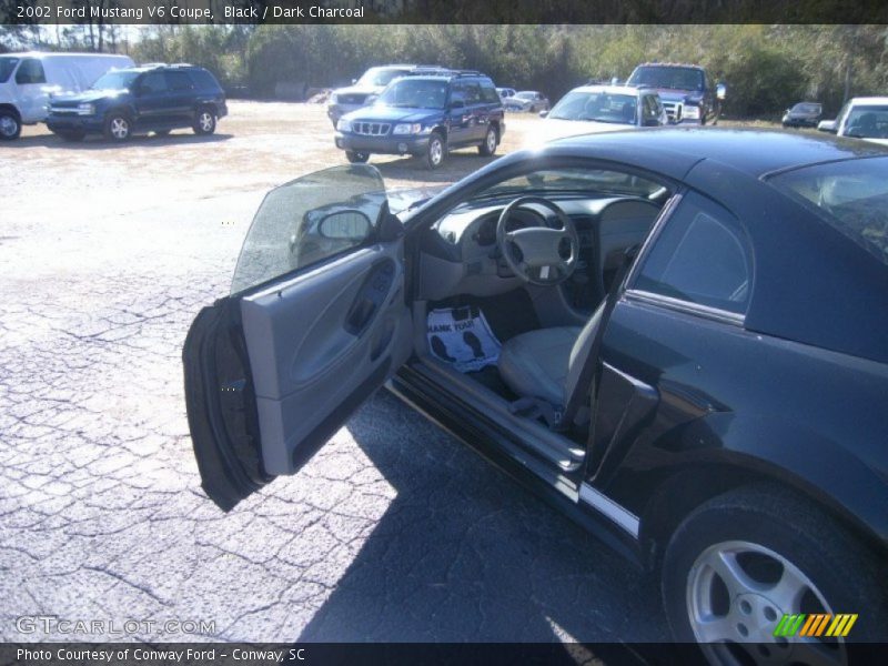 Black / Dark Charcoal 2002 Ford Mustang V6 Coupe