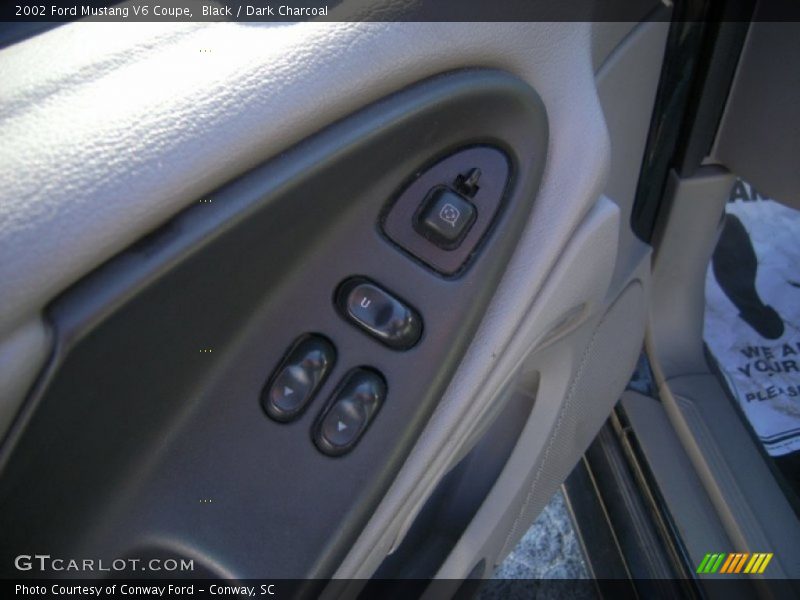 Black / Dark Charcoal 2002 Ford Mustang V6 Coupe