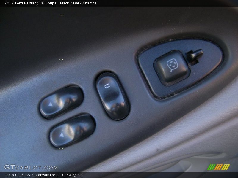 Black / Dark Charcoal 2002 Ford Mustang V6 Coupe