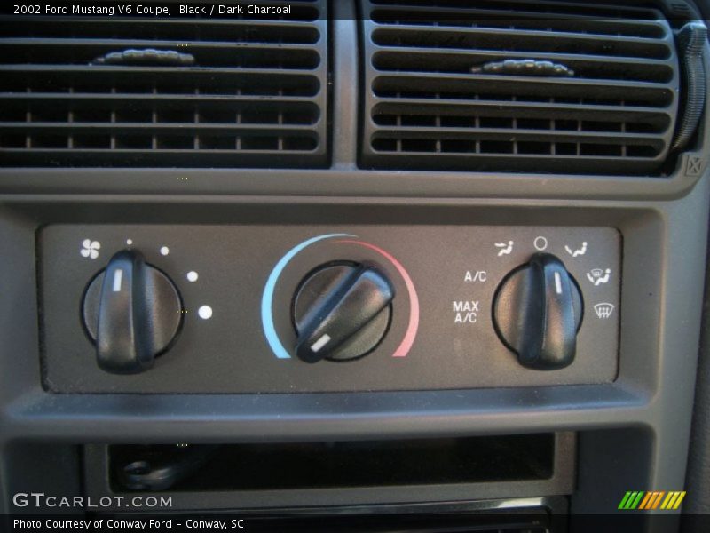 Black / Dark Charcoal 2002 Ford Mustang V6 Coupe