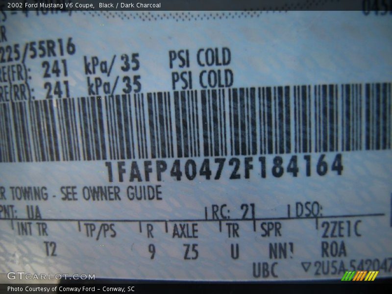 Black / Dark Charcoal 2002 Ford Mustang V6 Coupe
