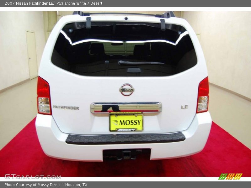 Avalanche White / Desert 2007 Nissan Pathfinder LE