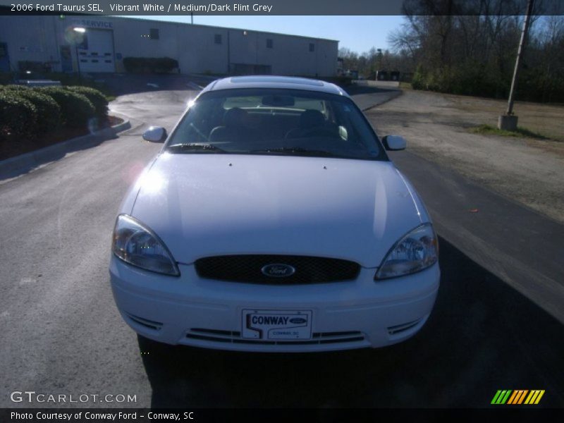 Vibrant White / Medium/Dark Flint Grey 2006 Ford Taurus SEL