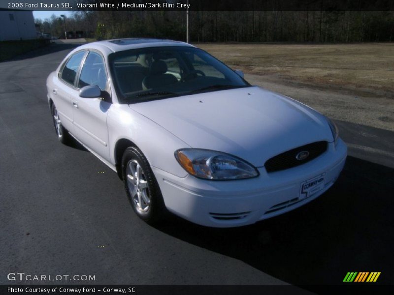 Vibrant White / Medium/Dark Flint Grey 2006 Ford Taurus SEL