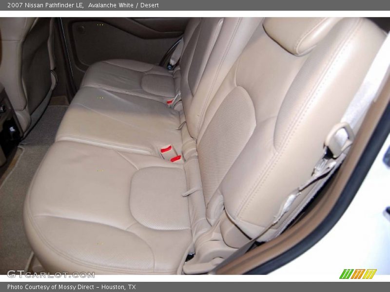 Avalanche White / Desert 2007 Nissan Pathfinder LE