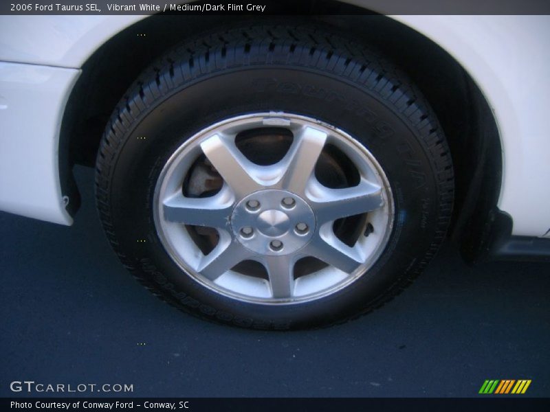Vibrant White / Medium/Dark Flint Grey 2006 Ford Taurus SEL