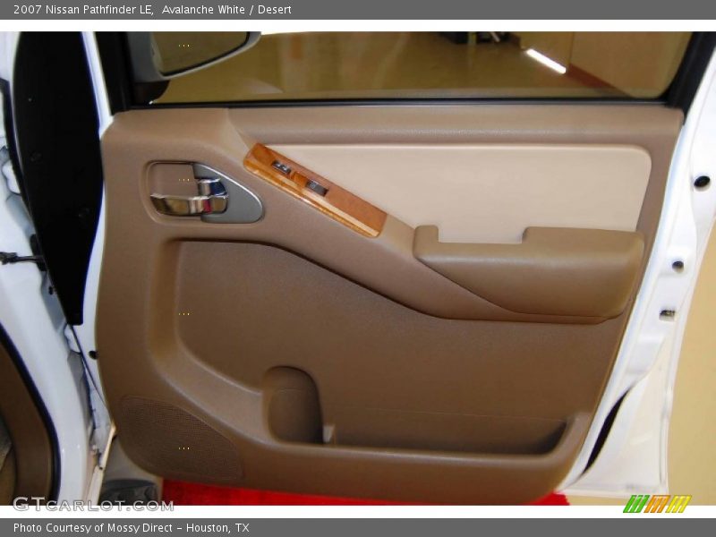 Avalanche White / Desert 2007 Nissan Pathfinder LE