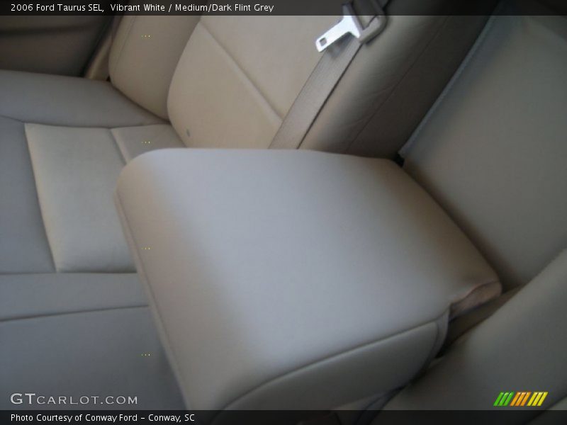 Vibrant White / Medium/Dark Flint Grey 2006 Ford Taurus SEL
