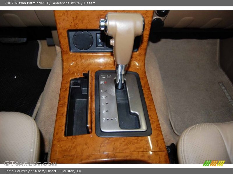 Avalanche White / Desert 2007 Nissan Pathfinder LE