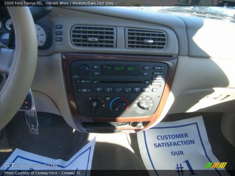Vibrant White / Medium/Dark Flint Grey 2006 Ford Taurus SEL