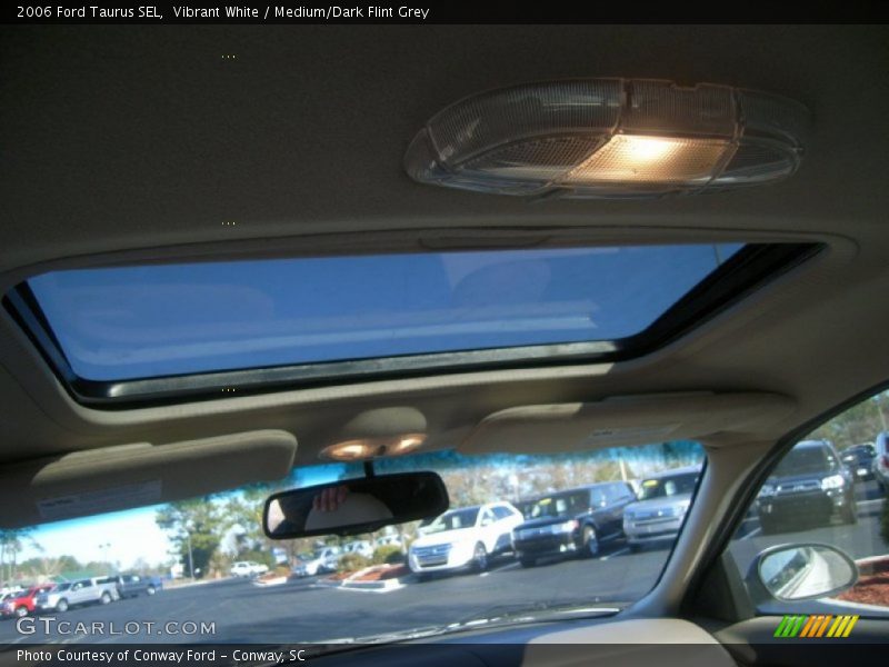 Vibrant White / Medium/Dark Flint Grey 2006 Ford Taurus SEL