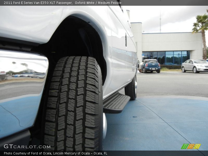 Oxford White / Medium Pebble 2011 Ford E Series Van E350 XLT Passenger