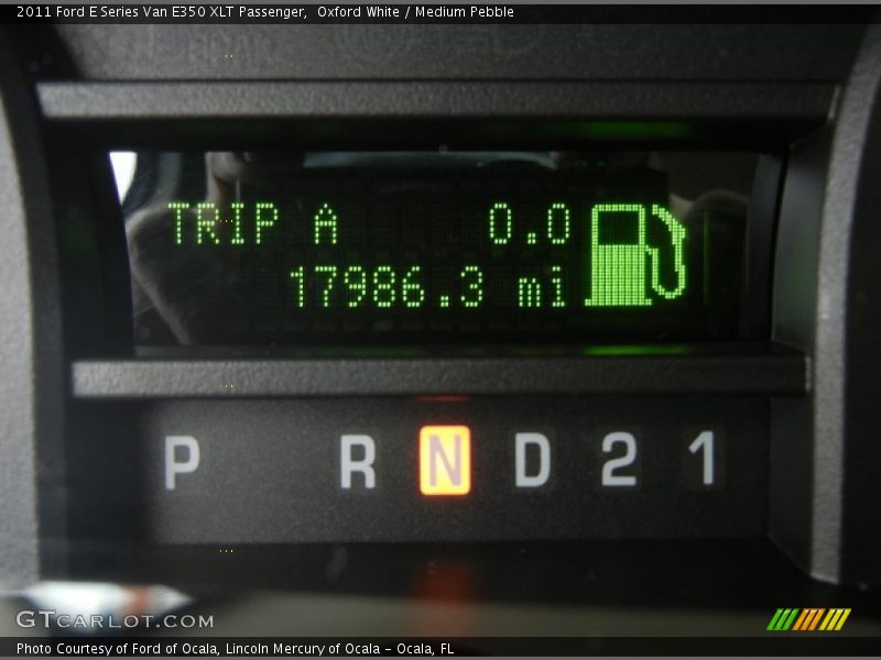 Oxford White / Medium Pebble 2011 Ford E Series Van E350 XLT Passenger